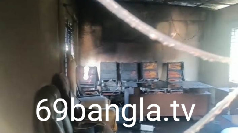রূপগঞ্জের শিমুলিয়া বিএনপির কার্যালয়ে দুর্বৃত্তদের অগ্নিসংযোগ
