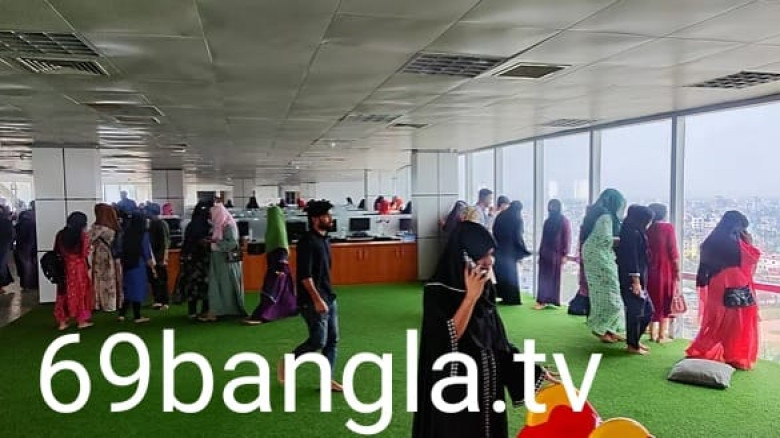 বকেয়া বেতনের দাবি চালডাল ডটকমের কার্যালয়ে আজও দিনভর কর্মীদের অবস্থান...