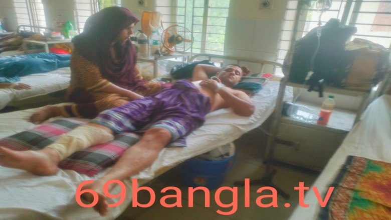 মুক্তিযোদ্ধার ব্যবসা প্রতিষ্ঠানে হামলা, ভাংচুর ও লুটপাট \ আহ