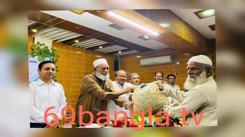 কৃষি প্রণোদনা কর্মসূচির আওতায় বিনামূল্যে বীজ, সার ও চারা বি
