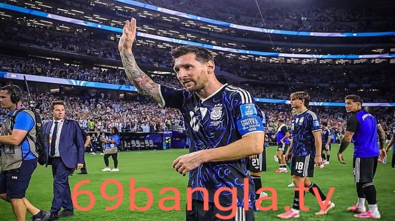 মেসির বিশ্ব রেকর্ড, আর্জেন্টিনার তিনে তিন...