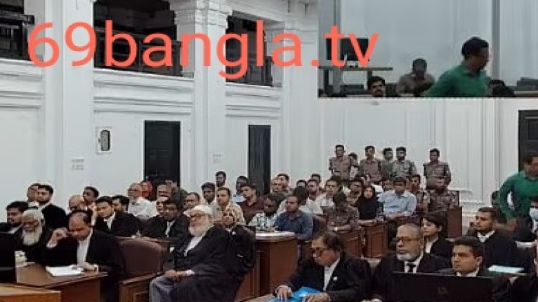 কার্নিশে ঝুলে থাকা তরুণকে গুলি, দুজনকে হত্যা: তিন পুলিশের মৃ