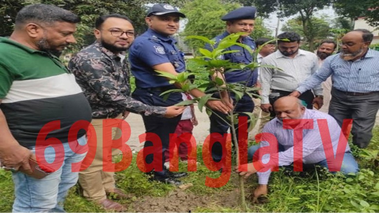 রূপগঞ্জে বৃক্ষরোপন ও গাছের চারা  বিতরণ কর্মসূচির উদ্বোধন