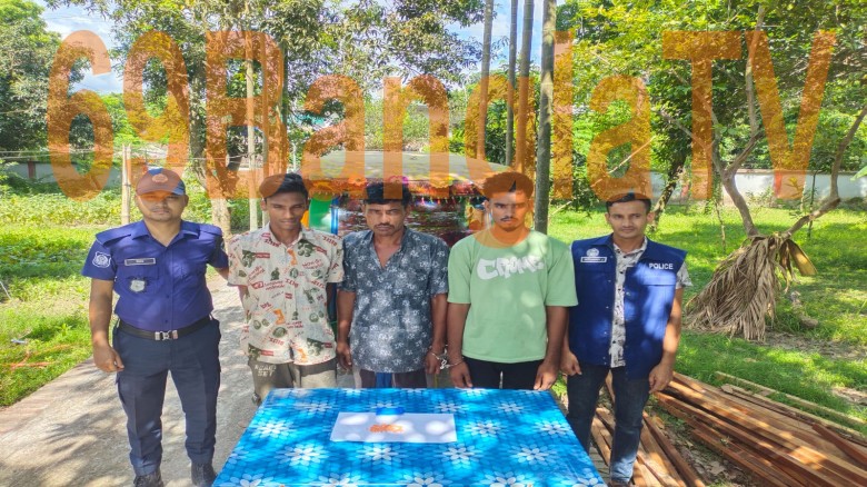 মিরপুরে আমলা ইউনিয়ানের কদমতলা নামক স্থান থেকে মাদক সহ তিন জন