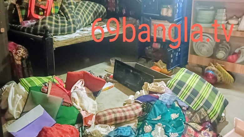 পূর্ব শত্রুতার জেরধরে রাতের আঁধারে বাড়ির মালামাল চুরি করে নি