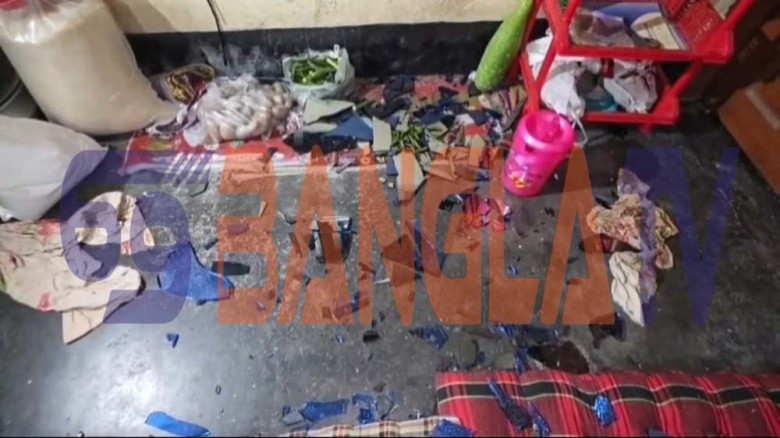 সাবেক সেনা কর্মকর্তার বাড়িতে হামলা ভাংচুর ২০লক্ষাধিক টাকার ম