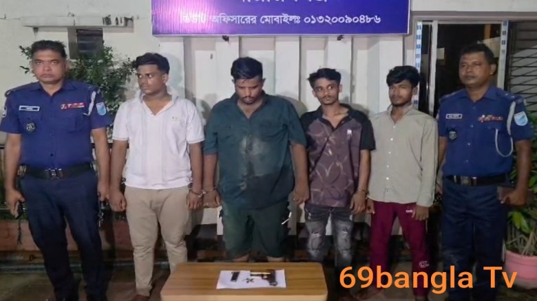 দুই গ্রুপের অস্ত্রের মহড়া \ পাঁচ রাউন্ড গুলিভর্তি পিস্তলসহ গ