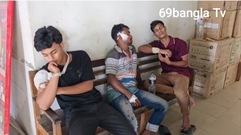 প্রতিপক্ষের হামলায় দুই শিক্ষার্থীসহ তিন জনকে কুপিয়ে জখম